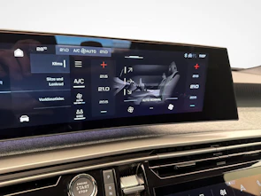 Fahrzeugbild PEUGEOT 3008 e-Allure Premium AWD