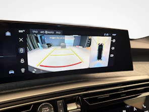 Fahrzeugbild PEUGEOT 3008 e-Allure Premium AWD