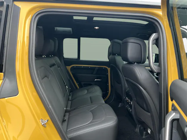 Land Rover Defender 110 3.0 D I6 350 Trophy Edition Yellow