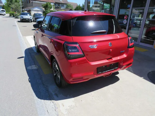 Suzuki Swift 1.2 Sakura Top Hybrid