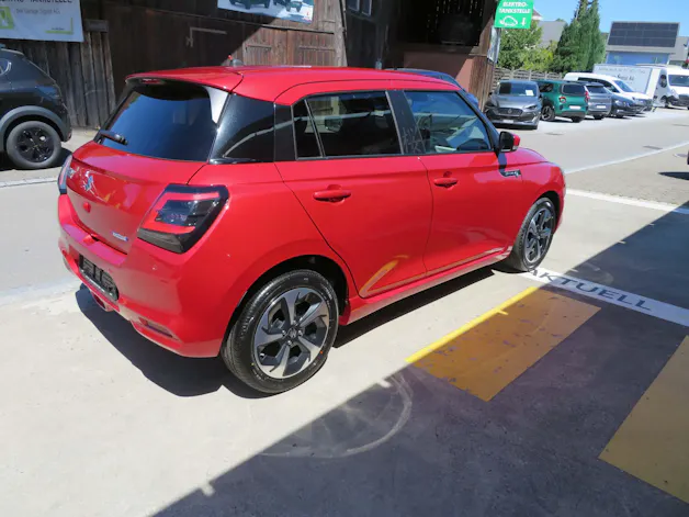 Suzuki Swift 1.2 Sakura Top Hybrid