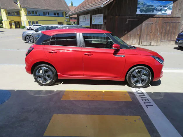 Suzuki Swift 1.2 Sakura Top Hybrid
