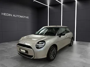 Mini J01 Cooper E  Attraktiven Leasingzinssatz ab 0.9 % bei Abschluss einer BMW Fahrzeugversicherung.