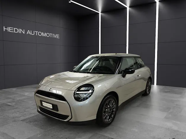 Mini J01 Cooper E  Attraktiven Leasingzinssatz ab 0.9 % bei Abschluss einer BMW Fahrzeugversicherung.