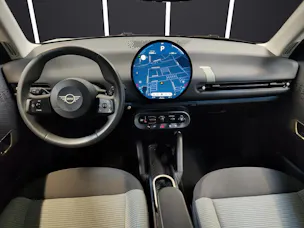 Mini J01 Cooper E  Attraktiven Leasingzinssatz ab 0.9 % bei Abschluss einer BMW Fahrzeugversicherung.