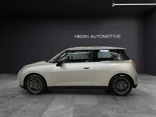 Mini J01 Cooper E  Attraktiven Leasingzinssatz ab 0.9 % bei Abschluss einer BMW Fahrzeugversicherung.