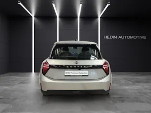 Mini J01 Cooper E  Attraktiven Leasingzinssatz ab 0.9 % bei Abschluss einer BMW Fahrzeugversicherung.