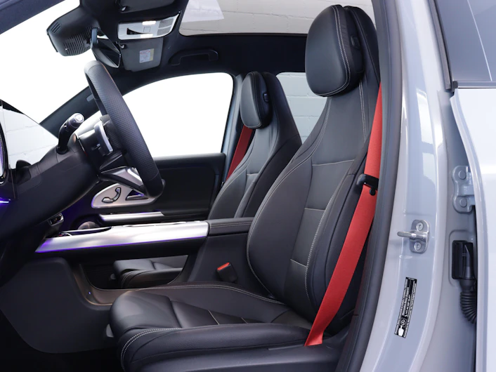Fahrzeugbild MERCEDES-BENZ GLB 220