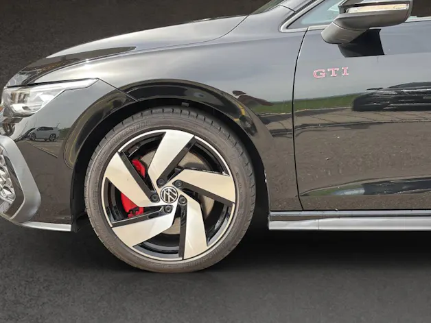 VW Golf VIII 2.0 TSI GTI DSG