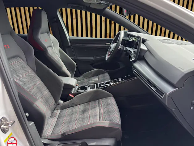 VW Golf VIII 2.0 TSI GTI DSG