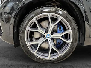 BMW X5 45e xDrive Attraktiven Leasingzinssatz ab 0.9 % bei Abschluss einer BMW Fahrzeugversicherung