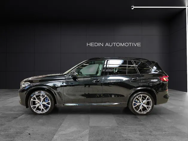 BMW X5 45e xDrive Attraktiven Leasingzinssatz ab 0.9 % bei Abschluss einer BMW Fahrzeugversicherung