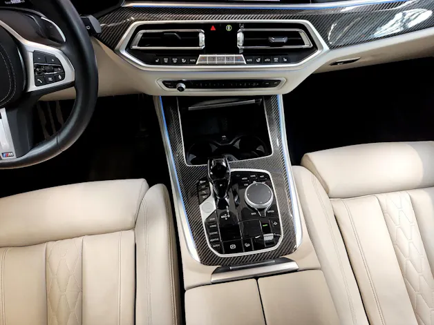 BMW X5 45e xDrive Attraktiven Leasingzinssatz ab 0.9 % bei Abschluss einer BMW Fahrzeugversicherung