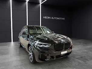 BMW X5 45e xDrive Attraktiven Leasingzinssatz ab 0.9 % bei Abschluss einer BMW Fahrzeugversicherung