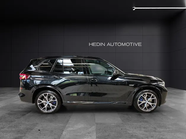 BMW X5 45e xDrive Attraktiven Leasingzinssatz ab 0.9 % bei Abschluss einer BMW Fahrzeugversicherung