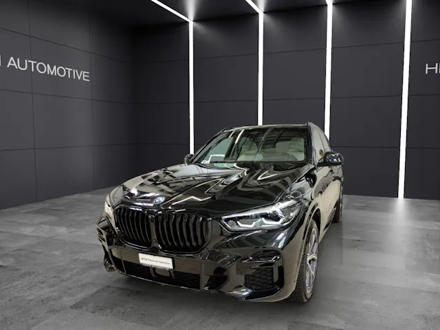 BMW X5 45e xDrive Attraktiven Leasingzinssatz ab 0.9 % bei Abschluss einer BMW Fahrzeugversicherung