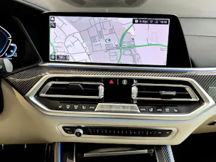 BMW X5 45e xDrive Attraktiven Leasingzinssatz ab 0.9 % bei Abschluss einer BMW Fahrzeugversicherung