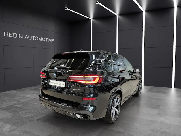 BMW X5 45e xDrive Attraktiven Leasingzinssatz ab 0.9 % bei Abschluss einer BMW Fahrzeugversicherung