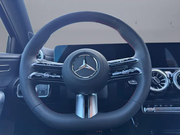Mercedes-Benz A 250 AMG Line 4m