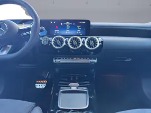 Mercedes-Benz A 250 AMG Line 4m