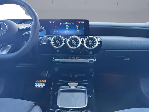 Mercedes-Benz A 250 AMG Line 4m