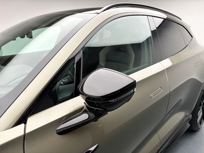immagine del veicolo ASTON MARTIN DBX