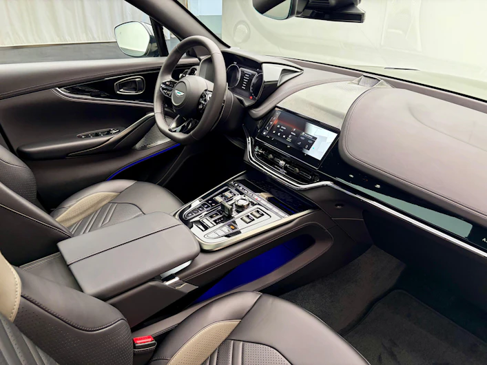 immagine del veicolo ASTON MARTIN DBX