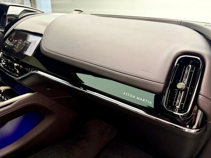 immagine del veicolo ASTON MARTIN DBX