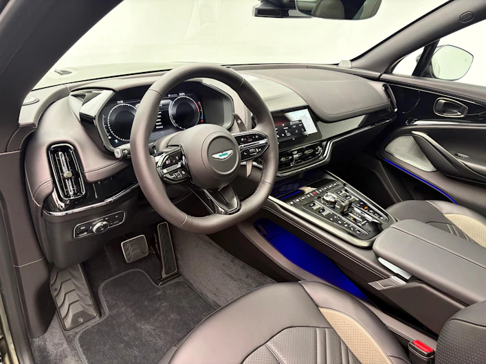 immagine del veicolo ASTON MARTIN DBX