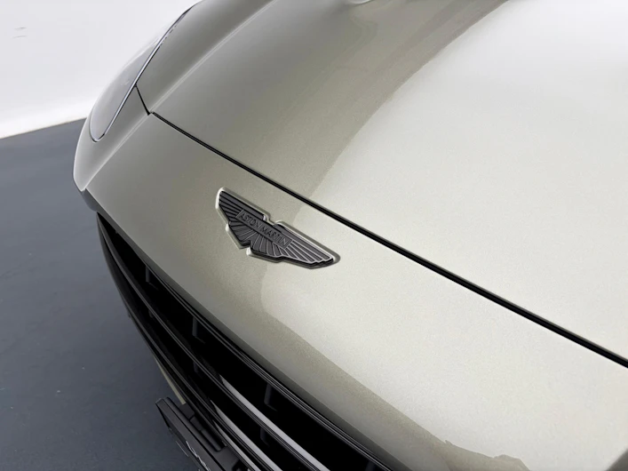 immagine del veicolo ASTON MARTIN DBX