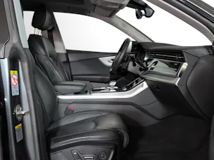Audi Q8 55 TFSI quattro tiptronic