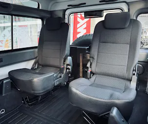 Land Rover Defender 90 2.2 TD4 Station Wagon Legend