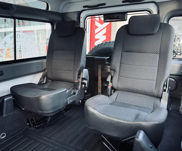 Land Rover Defender 90 2.2 TD4 Station Wagon Legend