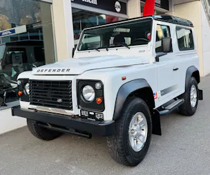 Land Rover Defender 90 2.2 TD4 Station Wagon Legend