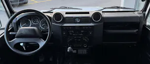 Land Rover Defender 90 2.2 TD4 Station Wagon Legend