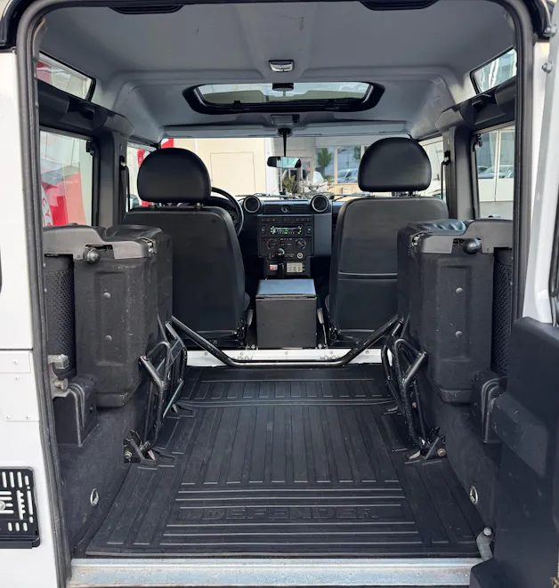Land Rover Defender 90 2.2 TD4 Station Wagon Legend
