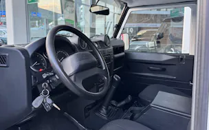 Land Rover Defender 90 2.2 TD4 Station Wagon Legend