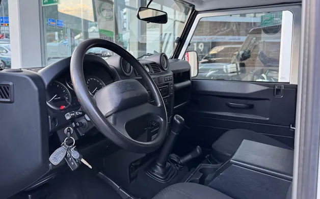 Land Rover Defender 90 2.2 TD4 Station Wagon Legend
