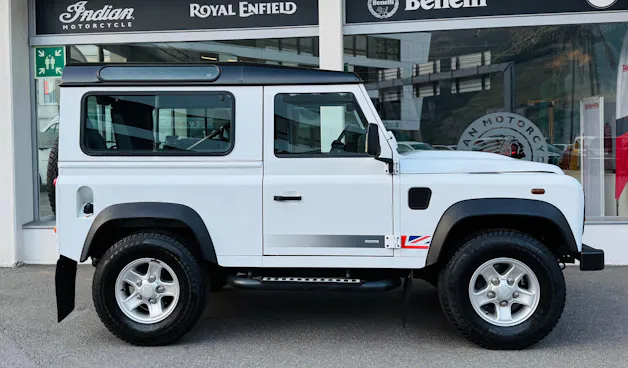 Land Rover Defender 90 2.2 TD4 Station Wagon Legend