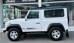 Land Rover Defender 90 2.2 TD4 Station Wagon Legend