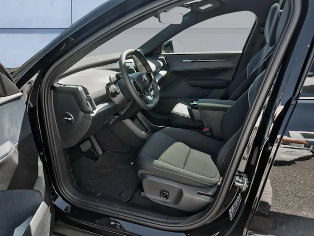Volvo EX 30 E60 Twin Ultra Performance Swiss Black Edition AWD