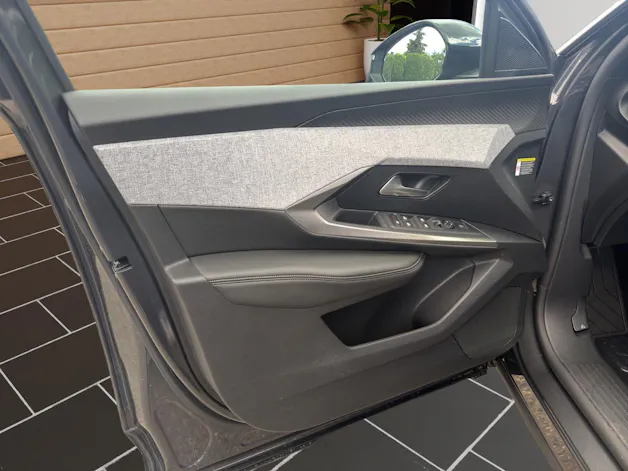 PEUGEOT 3008 NEW 73kWh AWD Allure P