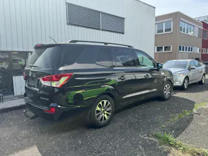 KGM -SsangYong Rodius SV220 e-XDi Sapphire 4WD Automatic