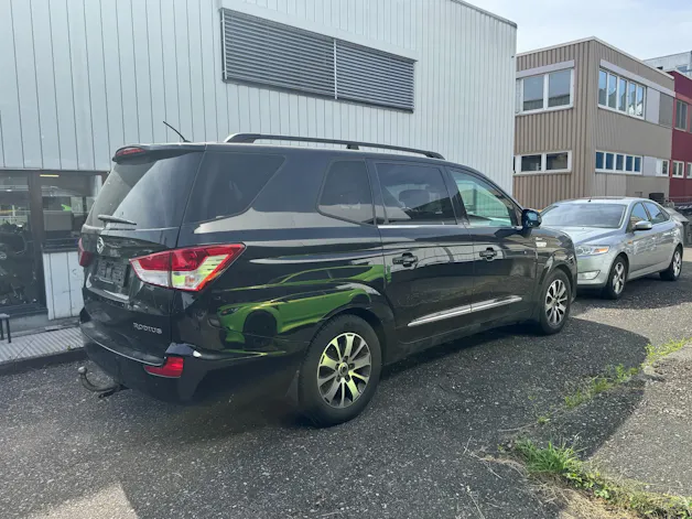 KGM -SsangYong Rodius SV220 e-XDi Sapphire 4WD Automatic