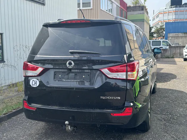 KGM -SsangYong Rodius SV220 e-XDi Sapphire 4WD Automatic
