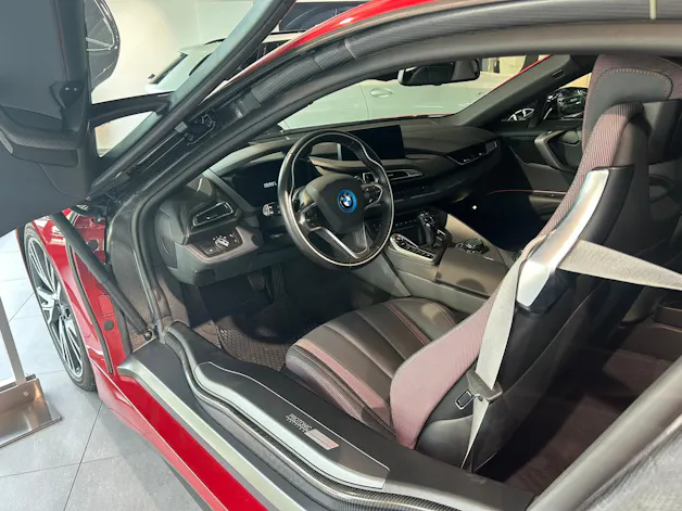 BMW i8 Coupé Protonic Red Edition