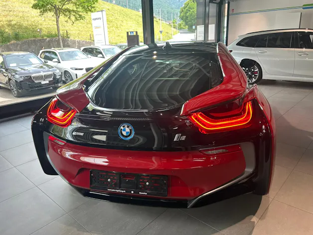 BMW i8 Coupé Protonic Red Edition