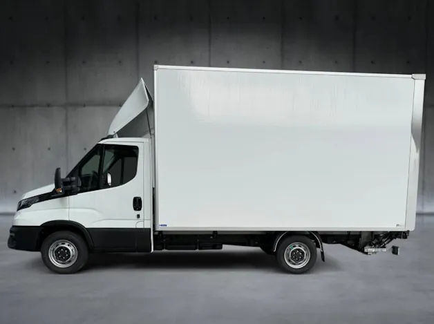 Iveco MY24 35S18HA8 RS 3750 mit Koffer/Hebebühne-Aufbau
