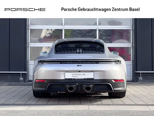 Porsche 911 Carrera 4 GTS