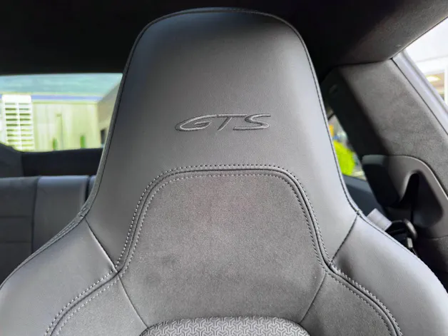 Porsche 911 Carrera 4 GTS